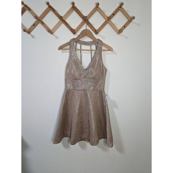 NWT Teeze Me Macy's Party Social Gold Silver Halter Fit & Flare Dress - Size 7/8 - Picture 1 of 9